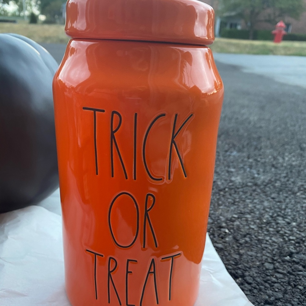 Rae Dunn trick or treat